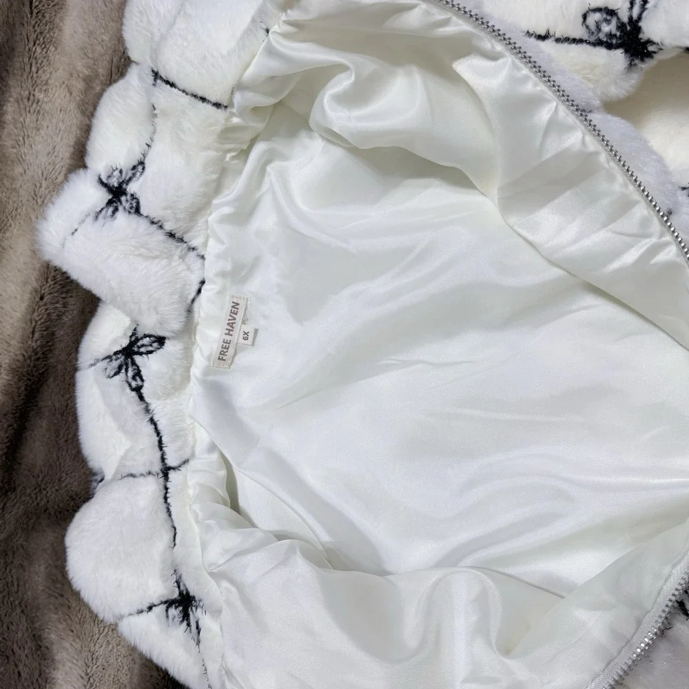 Free Haven Kids Ivory Faux Fur Bow Diamond Quilted Zip Jacket - Picture 3 of 5